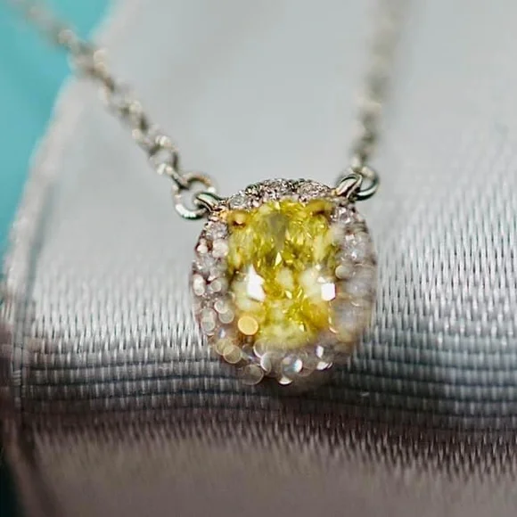 Sold ♥️Authentic Tiffany soleste fancy yellow Diamond.♥️ - Picture 11 of 14